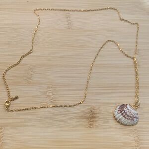 Vintage Gold Shell Pendant Necklace